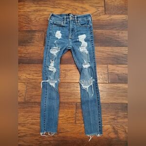 Hollister high-rise crop super skinny soft stretch jeans, size 0 short W24,L24